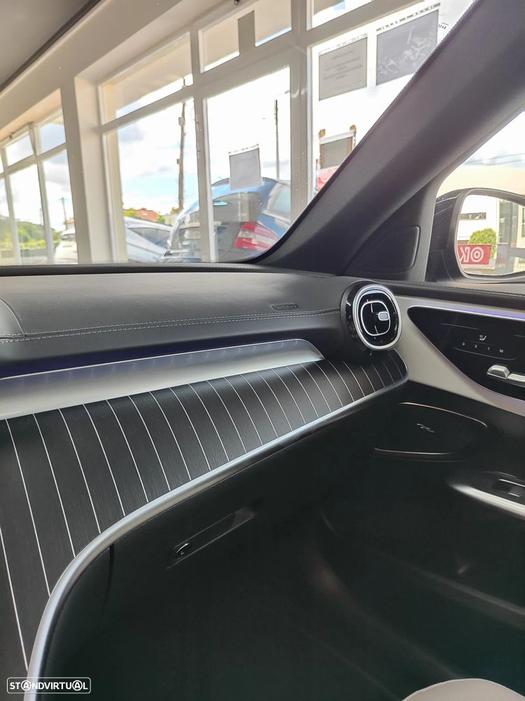 Mercedes-Benz C 300 e T 9G-TRONIC AMG Line - 32