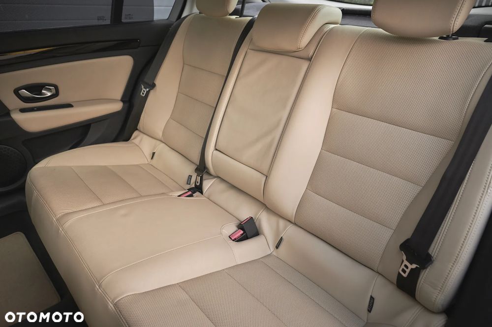 Renault Laguna 2.0 dCi Initiale - 16