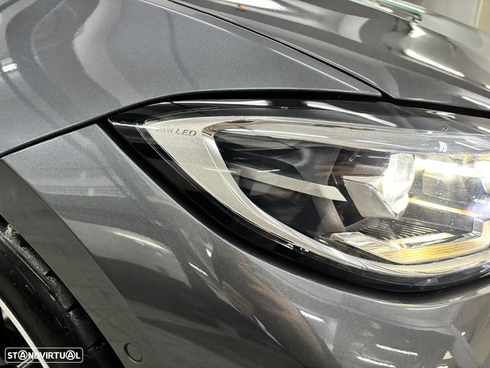 BMW 330 e Pack Desportivo M Auto - 24