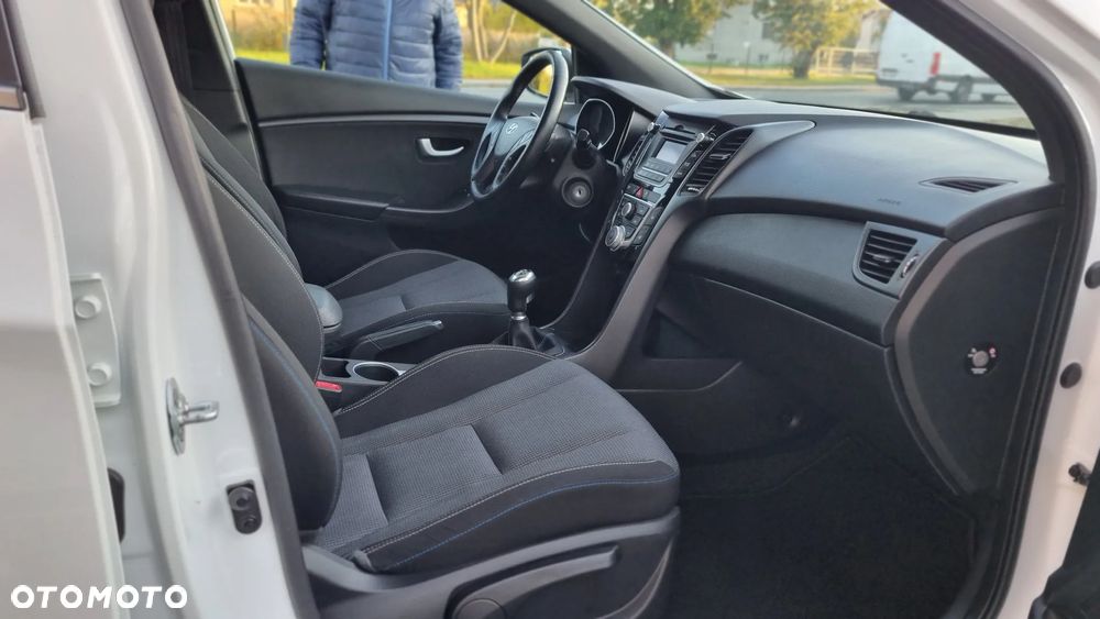Hyundai i30 1.4 Passion - 16