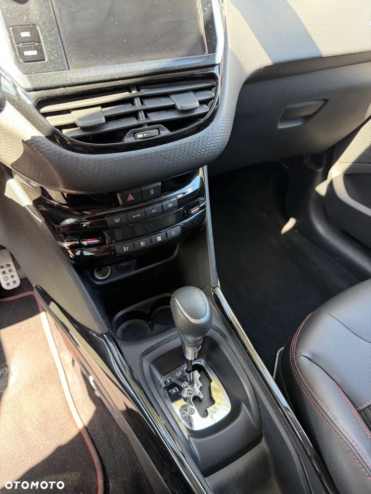 Peugeot 2008 - 9