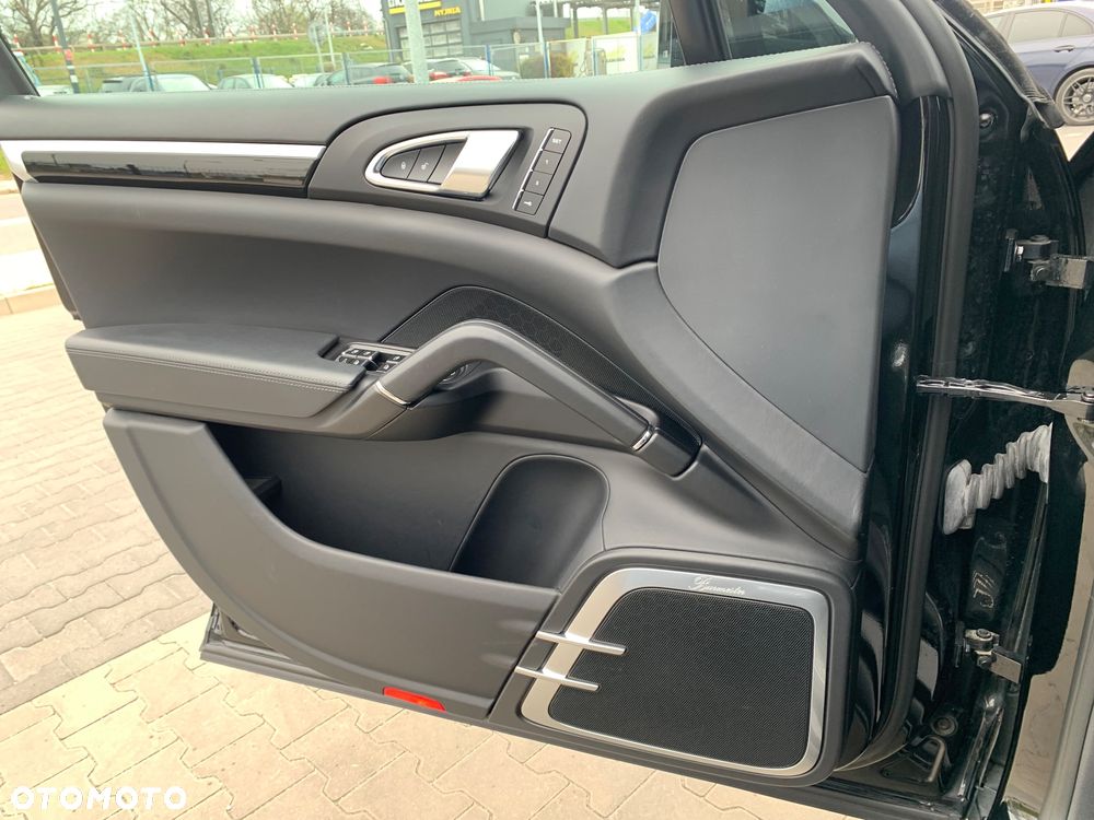 Porsche Cayenne Diesel Platinum Edition - 17