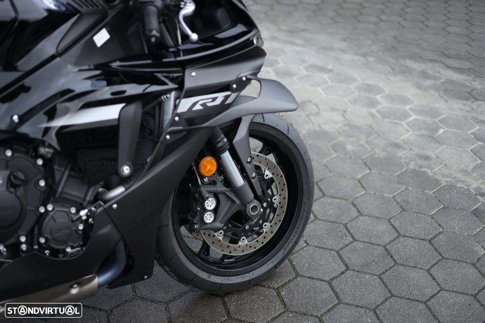 Yamaha YZF R1 Preta Akrapovic - 4