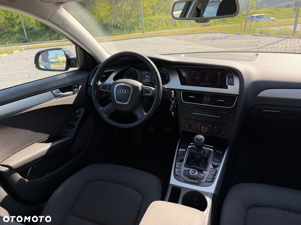 Audi A4 Avant 2.0 TDI - 11