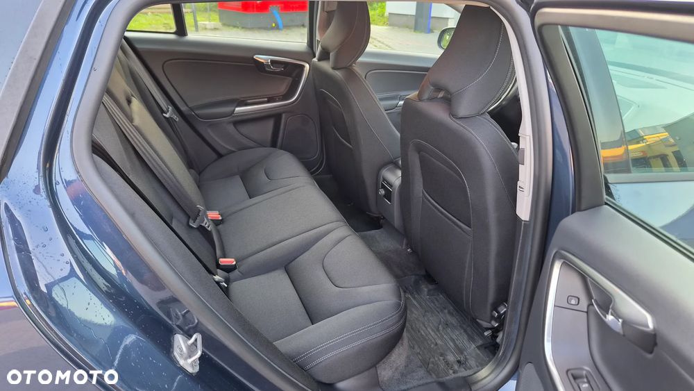 Volvo V60 D4 Edition Pro - 11