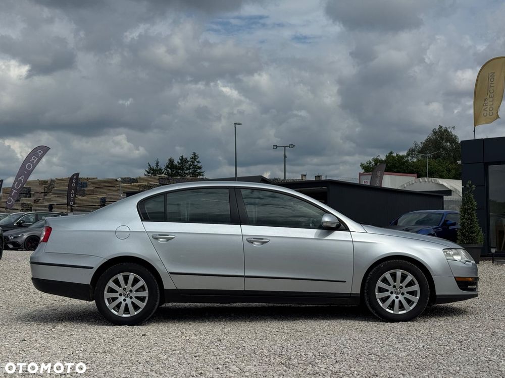 Volkswagen Passat - 4