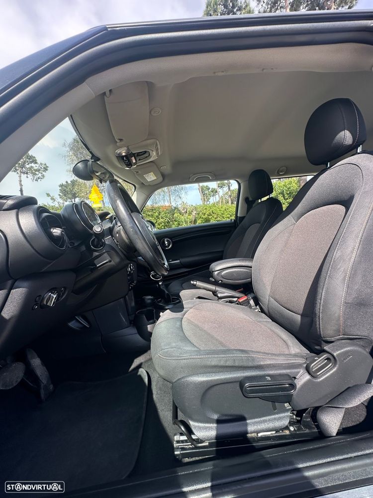 MINI 3 Portas Cooper Auto - 9