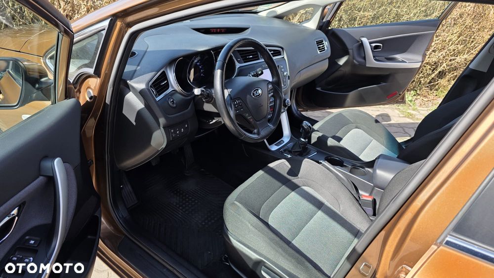 Kia Ceed 1.0 T-GDI ISG Dream-Team Edition - 31