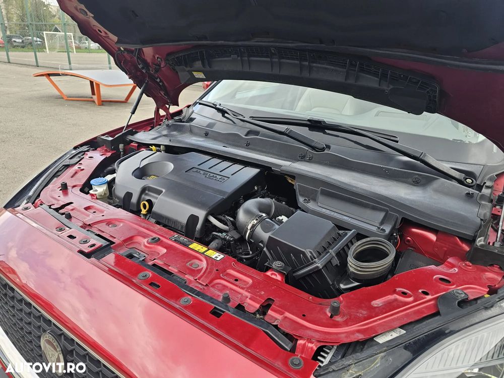 Jaguar E-Pace D180 AWD R-Dynamic HSE - 13