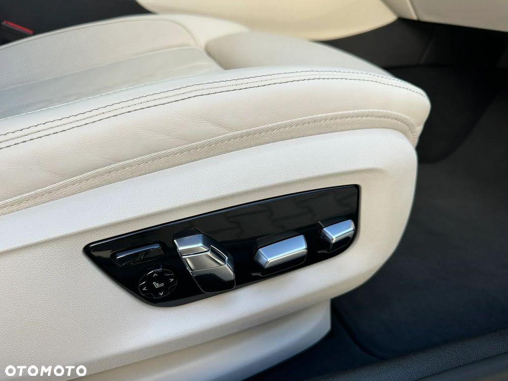 BMW Seria 5 540d xDrive mHEV sport - 26