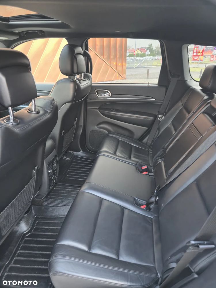 Jeep Grand Cherokee - 25