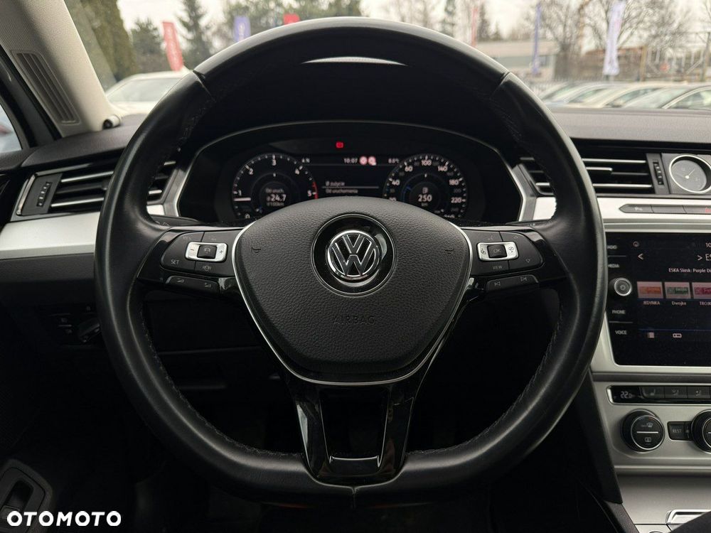 Volkswagen Passat 2.0 TDI SCR Highline DSG - 11
