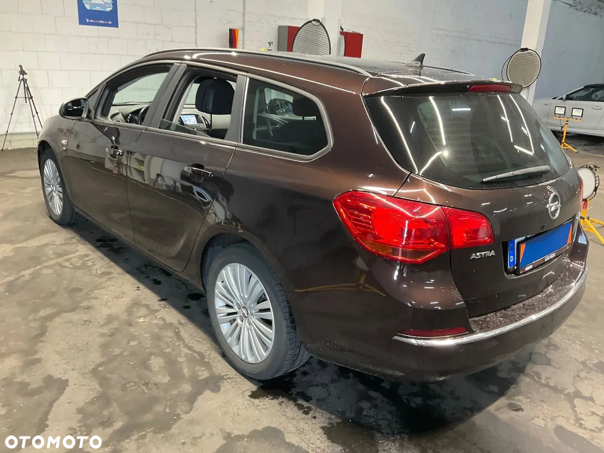 Opel Astra 1.4 Turbo Exklusiv - 8