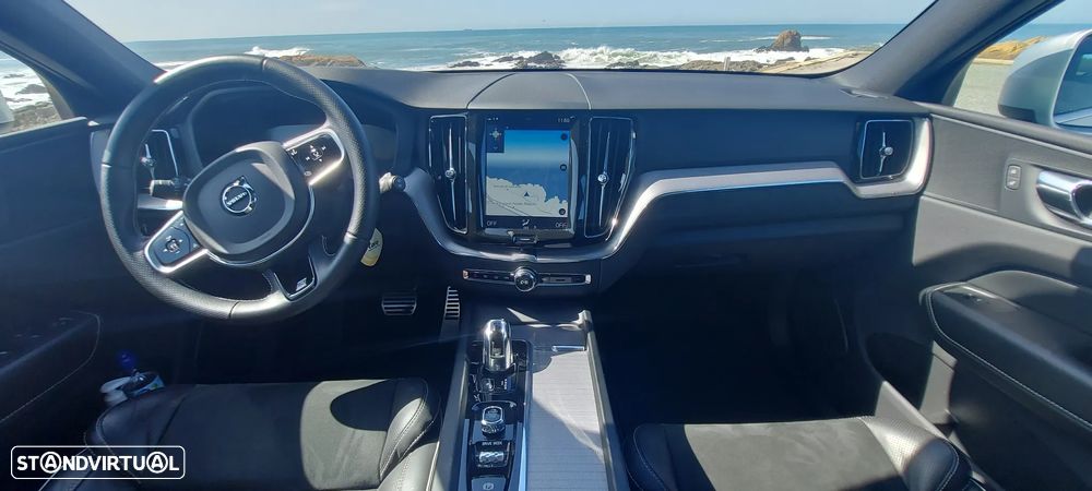 Volvo XC 60 2.0 T8 PHEV R-Design AWD - 12