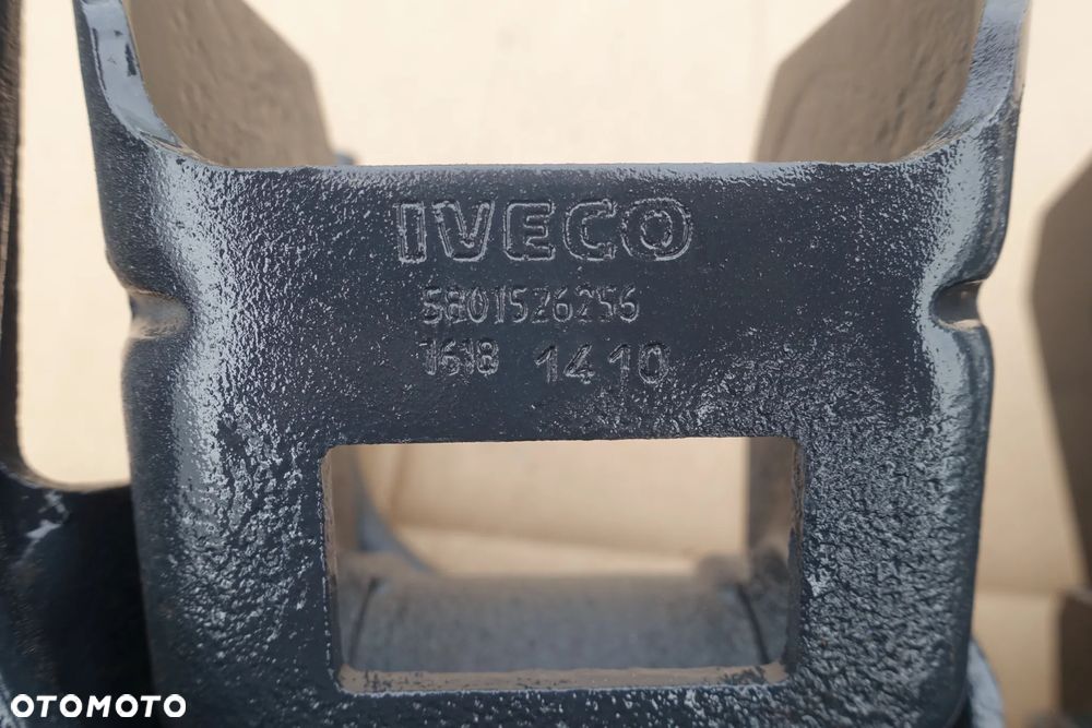WIESZAK MOCOWANIE RESORA TYŁ IVECO DAILY - 8
