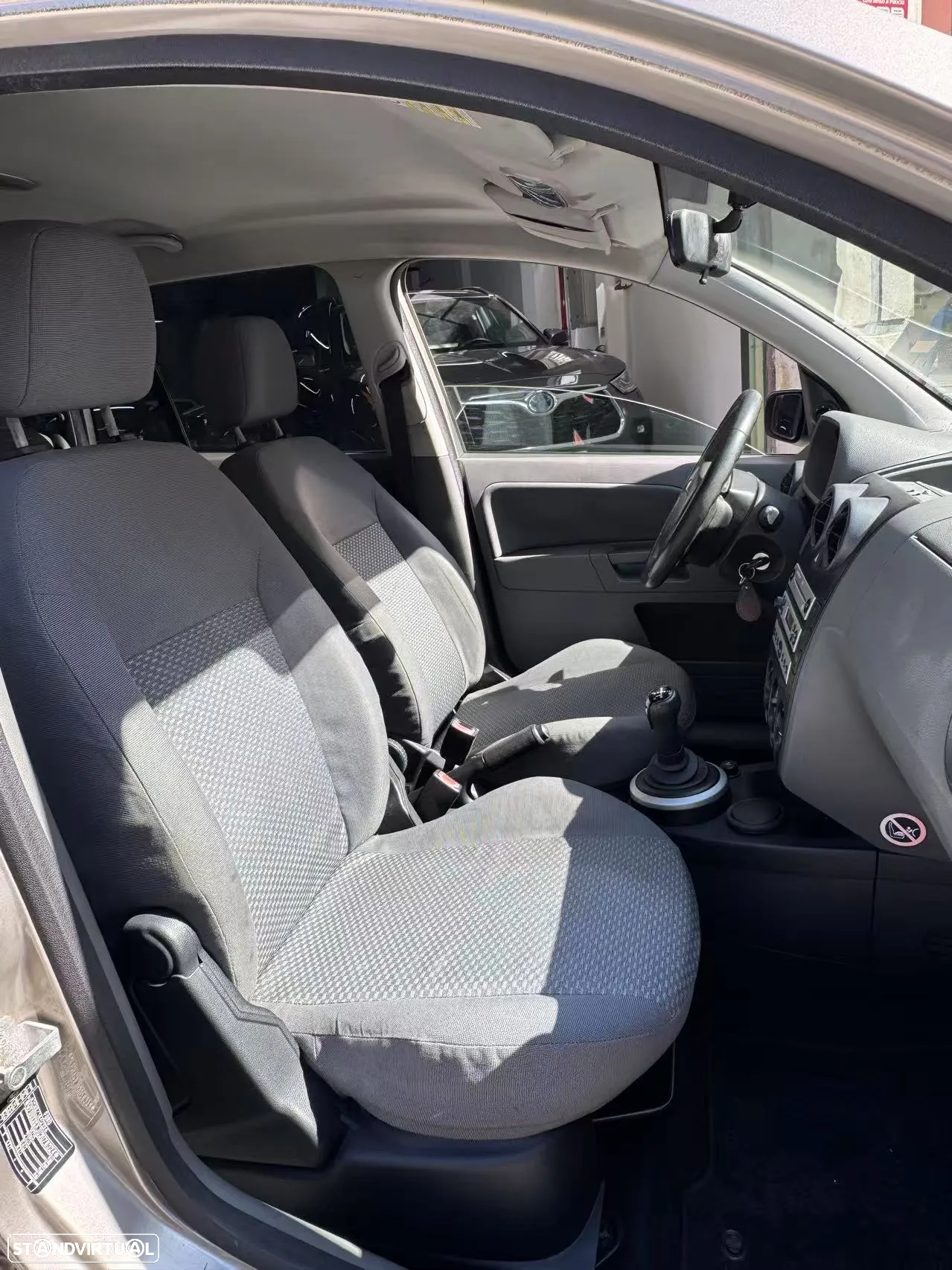 Ford Fusion - 8