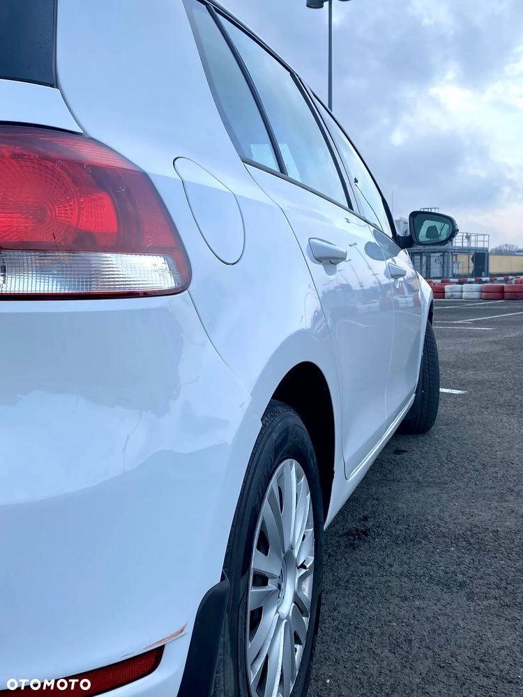 Volkswagen Golf - 6