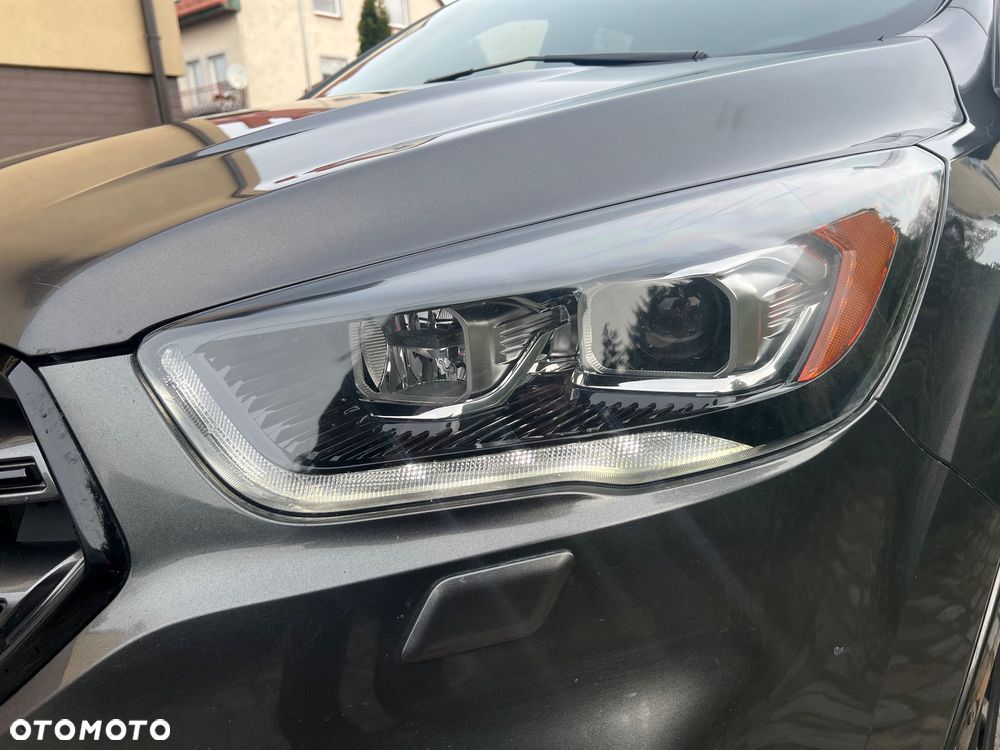 Ford Kuga 1.5 TDCi 2x4 ST-Line - 11