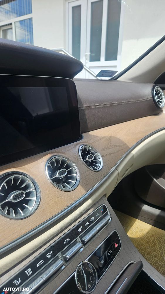 Mercedes-Benz E - 15