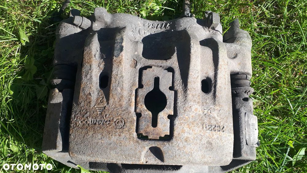 Iveco Daily III 11-14 3.0 hpi zacisk hamulcowy tył bliźniak - 3