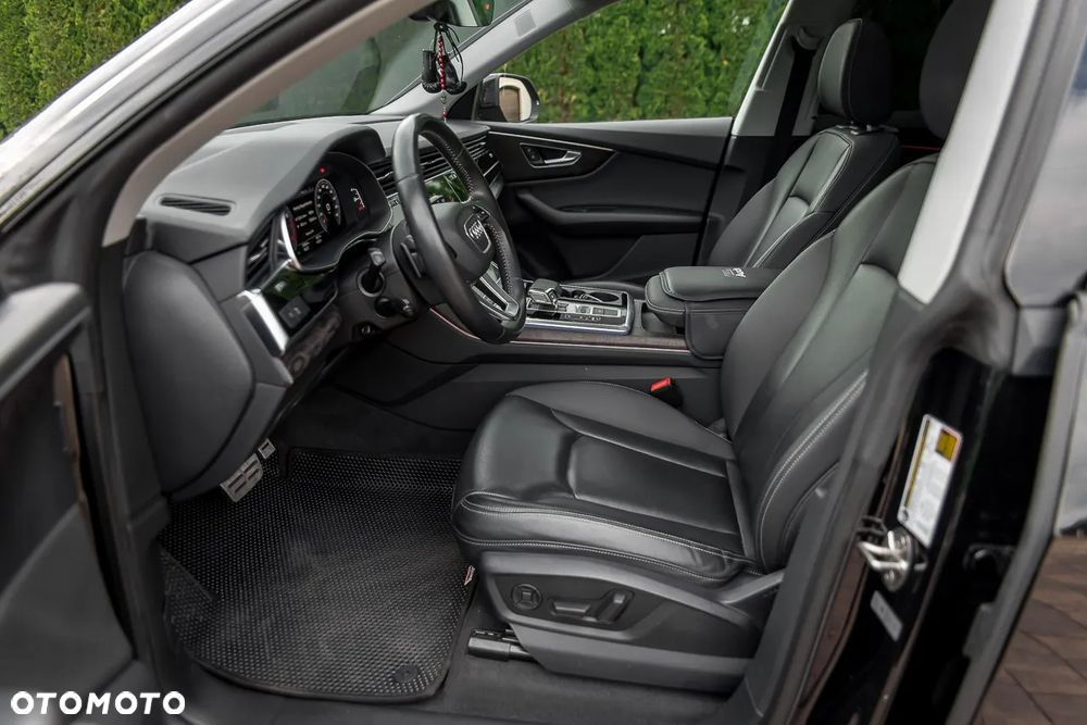 Audi Q8 55 TFSI quattro tiptronic - 14