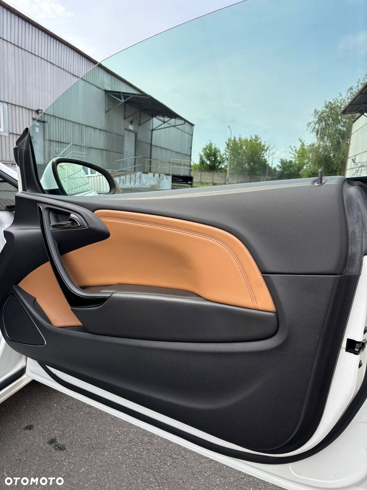Opel Cascada 1.6 T Cosmo - 14