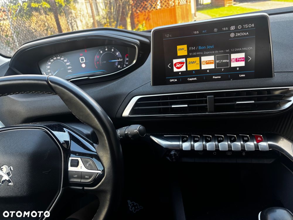 Peugeot 3008 1.2 PureTech GPF Active S&S - 17