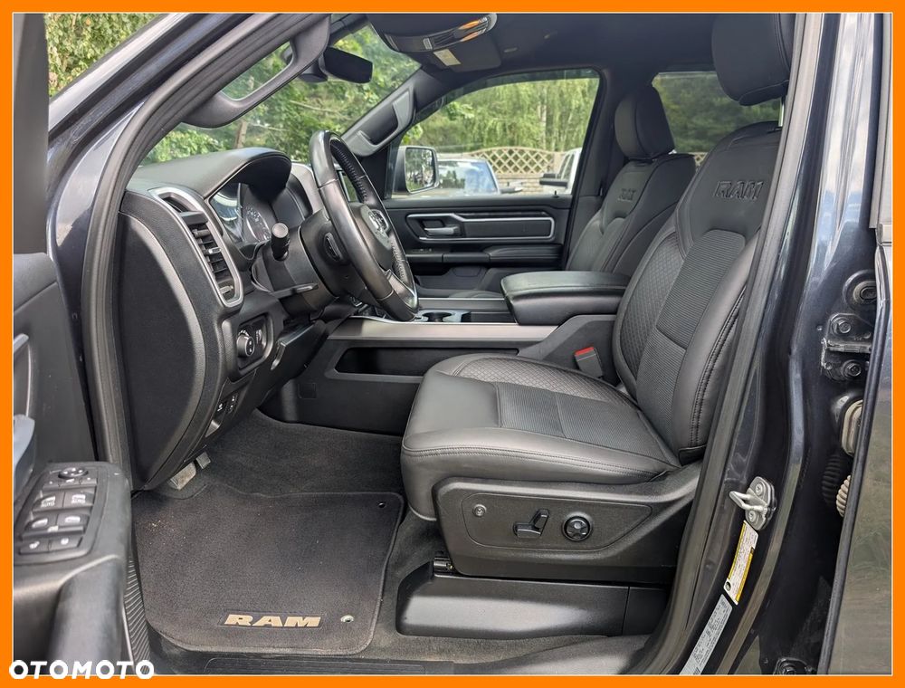 RAM 1500 Crew Cab Shortbed Bighorn - 17