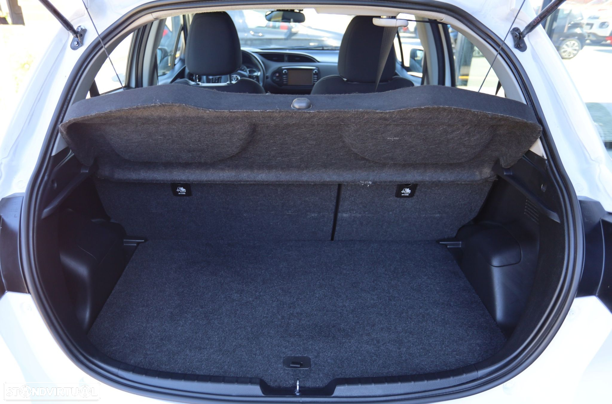 Toyota Yaris - 18