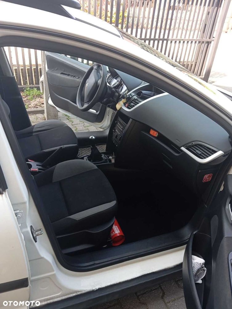 Peugeot 207 - 8