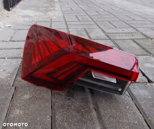 LAMPA TYLNA LEWA LED SKODA OCTAVIA 4 IV HB - 2