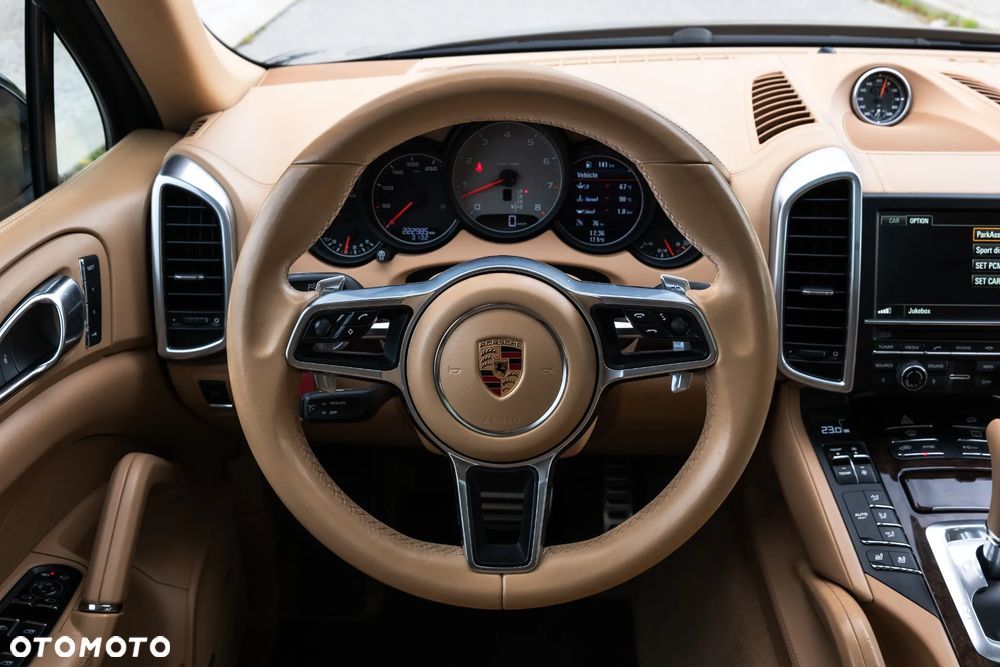 Porsche Cayenne S - 35