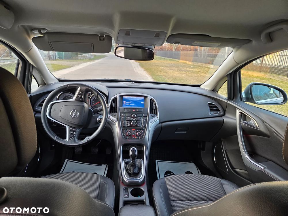 Opel Astra 1.6 Turbo Design Edition - 15