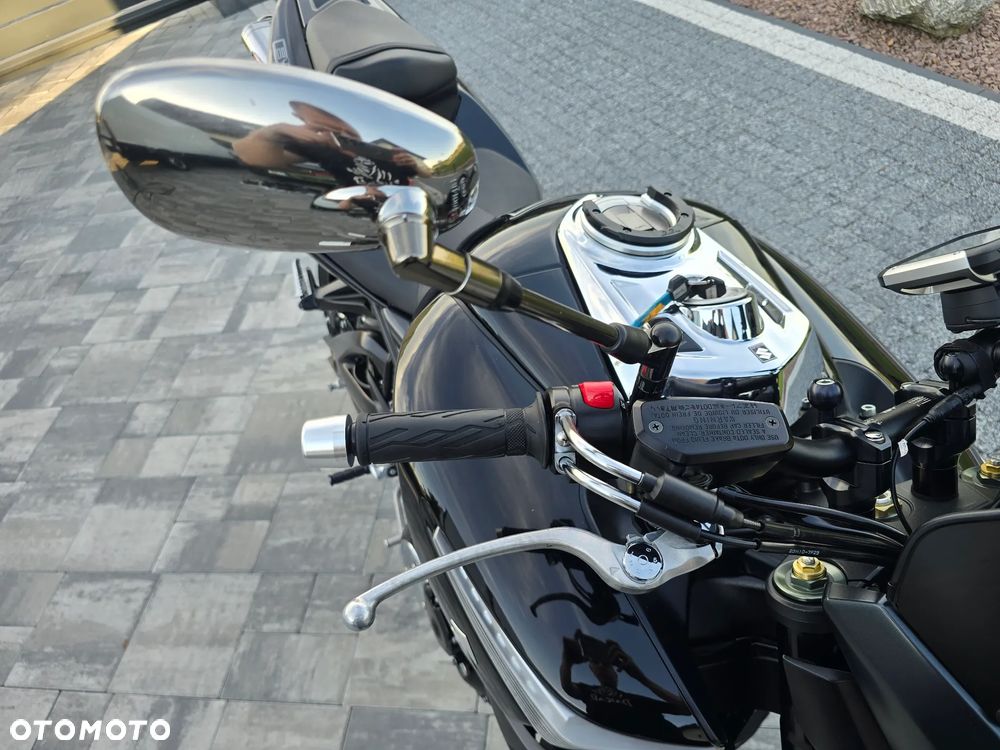 Suzuki GSX - 26