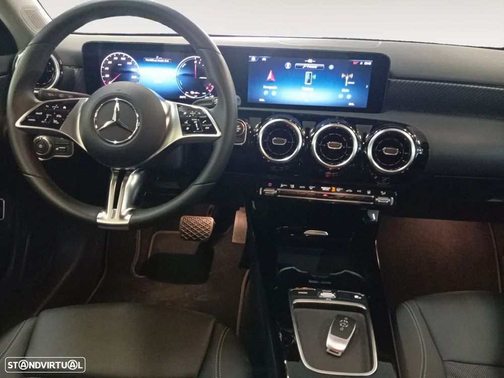 Mercedes-Benz A 250 e - 11