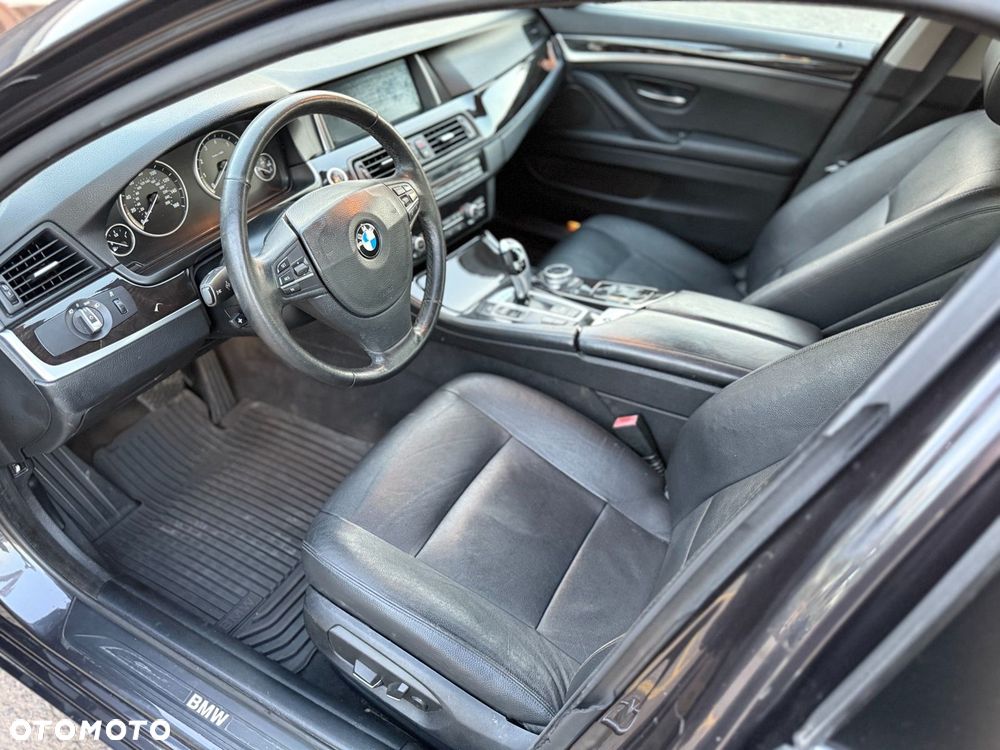 BMW Seria 5 528i xDrive Modern Line - 13