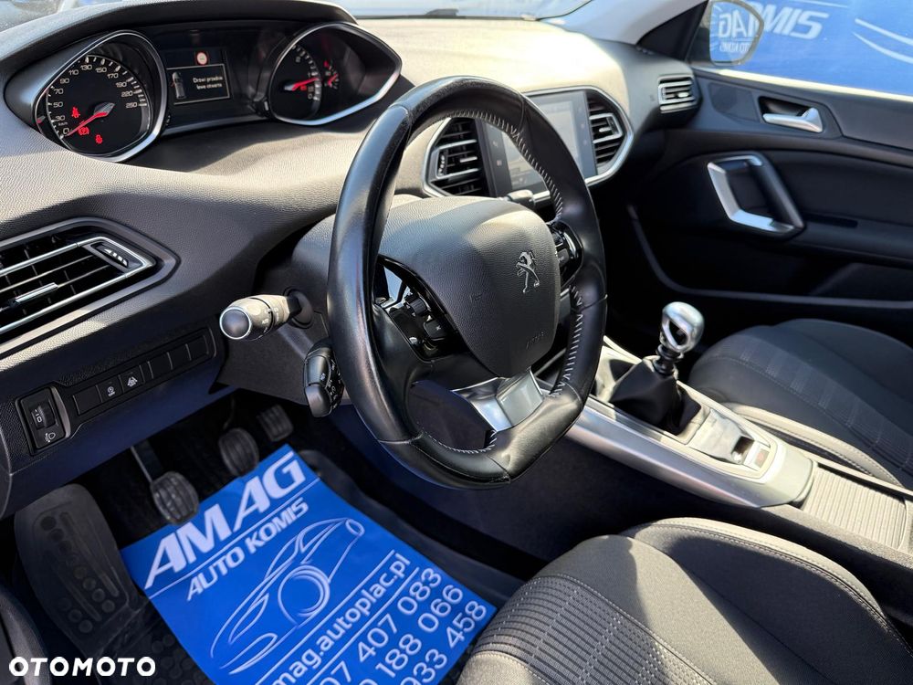 Peugeot 308 1.5 BlueHDi Allure S&S - 17