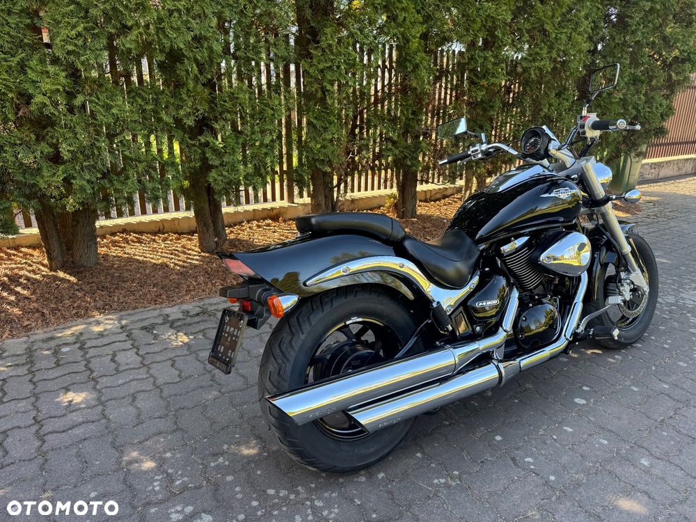 Suzuki Intruder - 4
