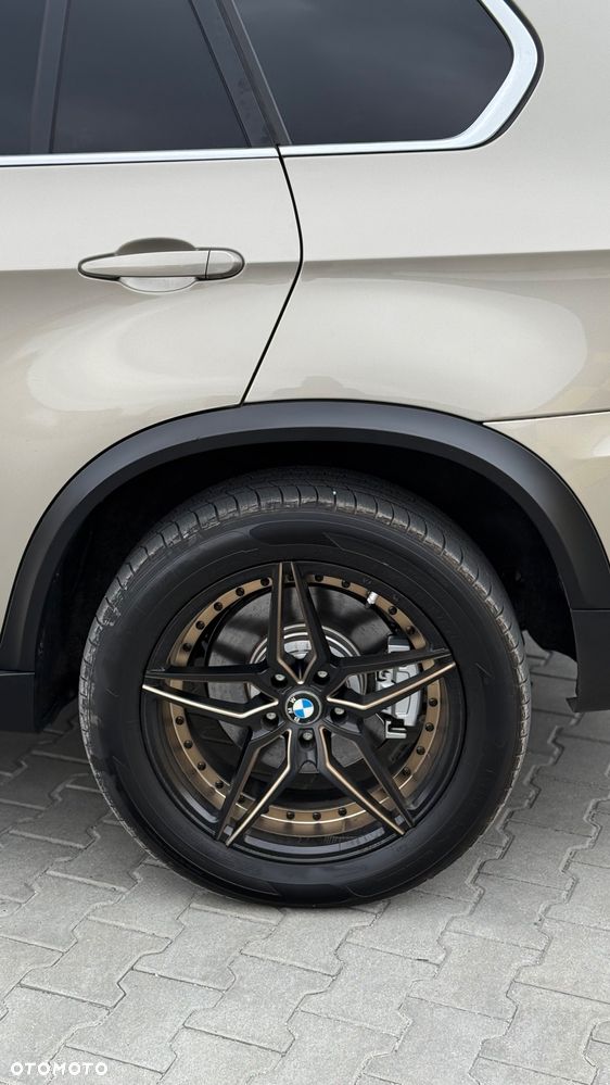 BMW X5 4.8i xDrive - 17