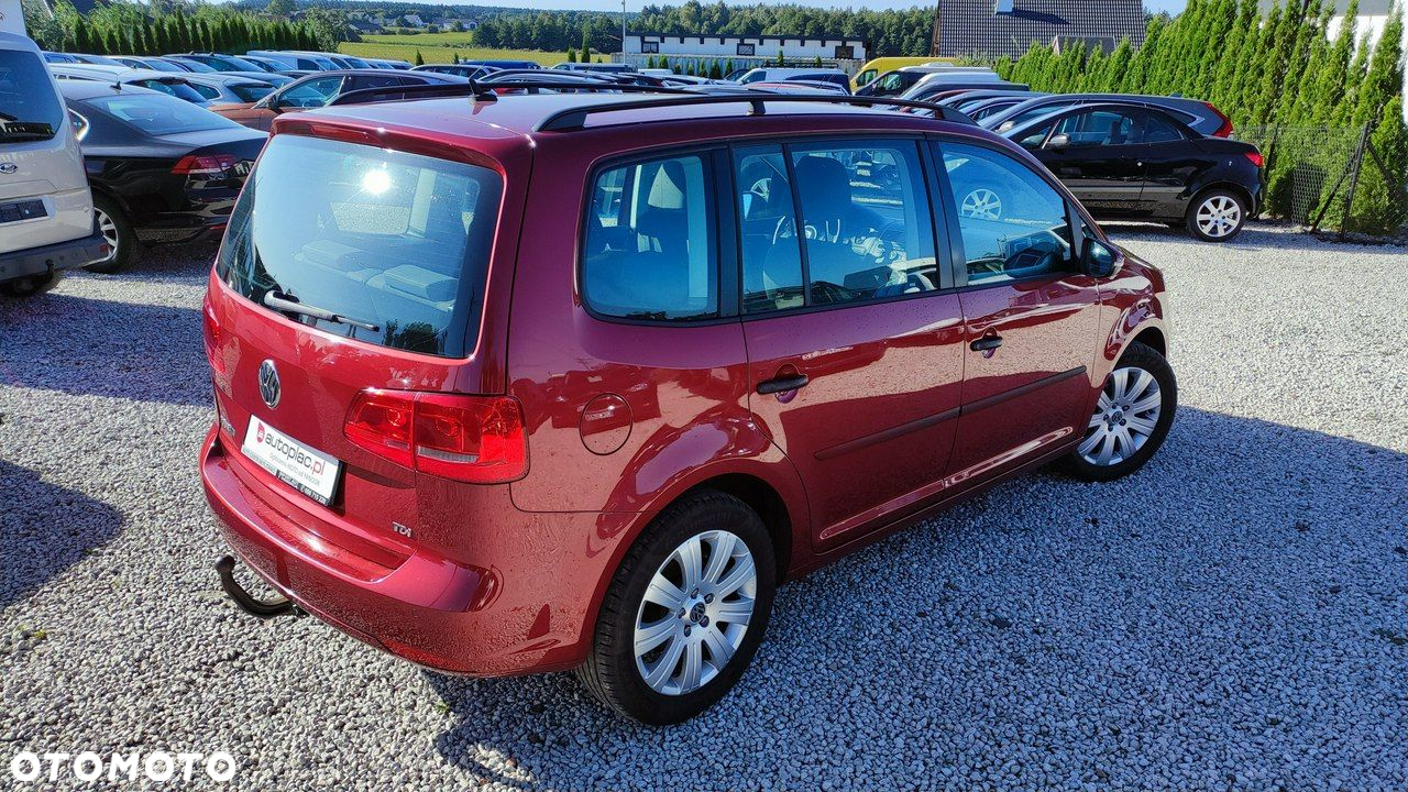 Volkswagen Touran - 11