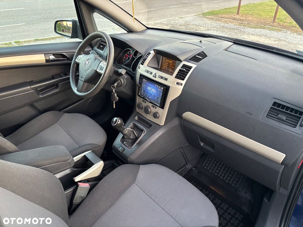 Opel Zafira - 12