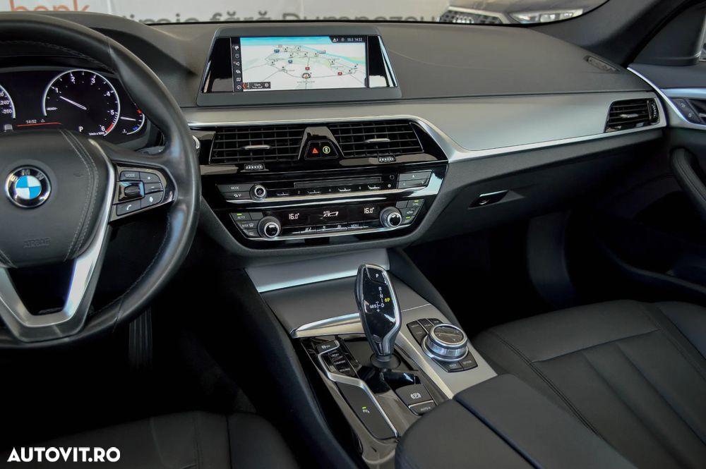 BMW Seria 5 520d AT - 36