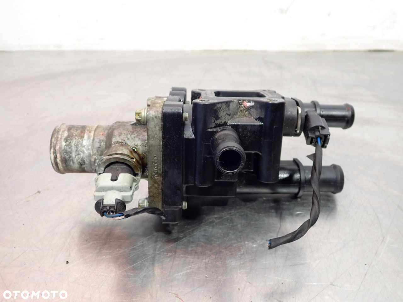 OBUDOWA TERMOSTATU CHEVROLET CRUZE I LIFT - 2