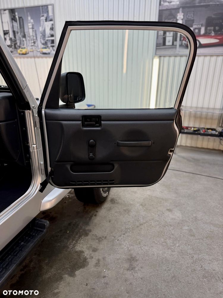 Jeep Wrangler 4.0 Sahara - 24