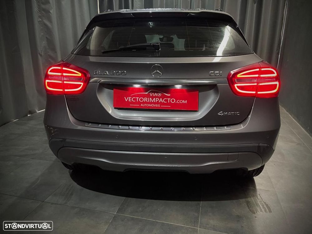 Mercedes-Benz GLA 200 - 7