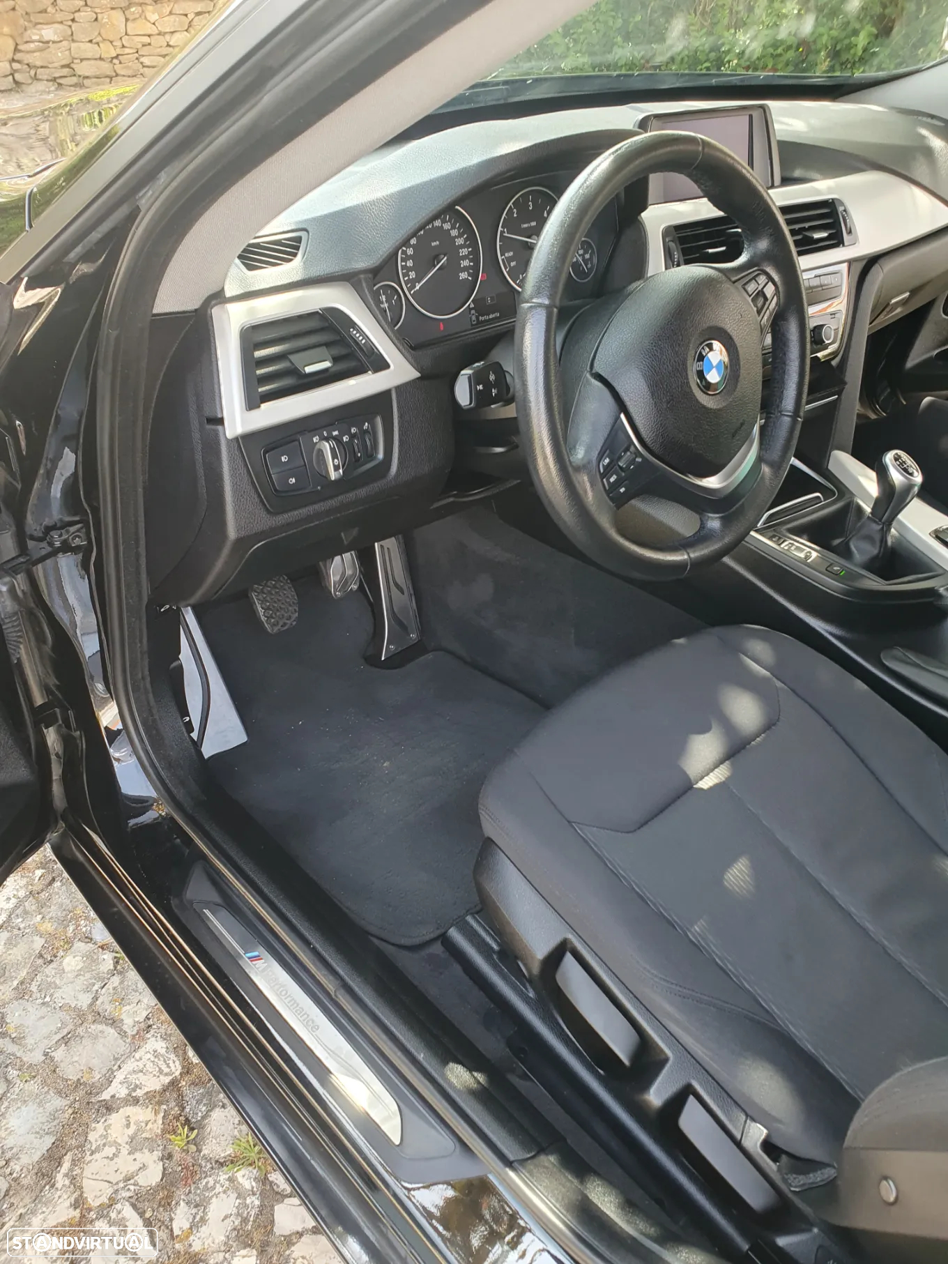 BMW 318 Gran Turismo d - 11