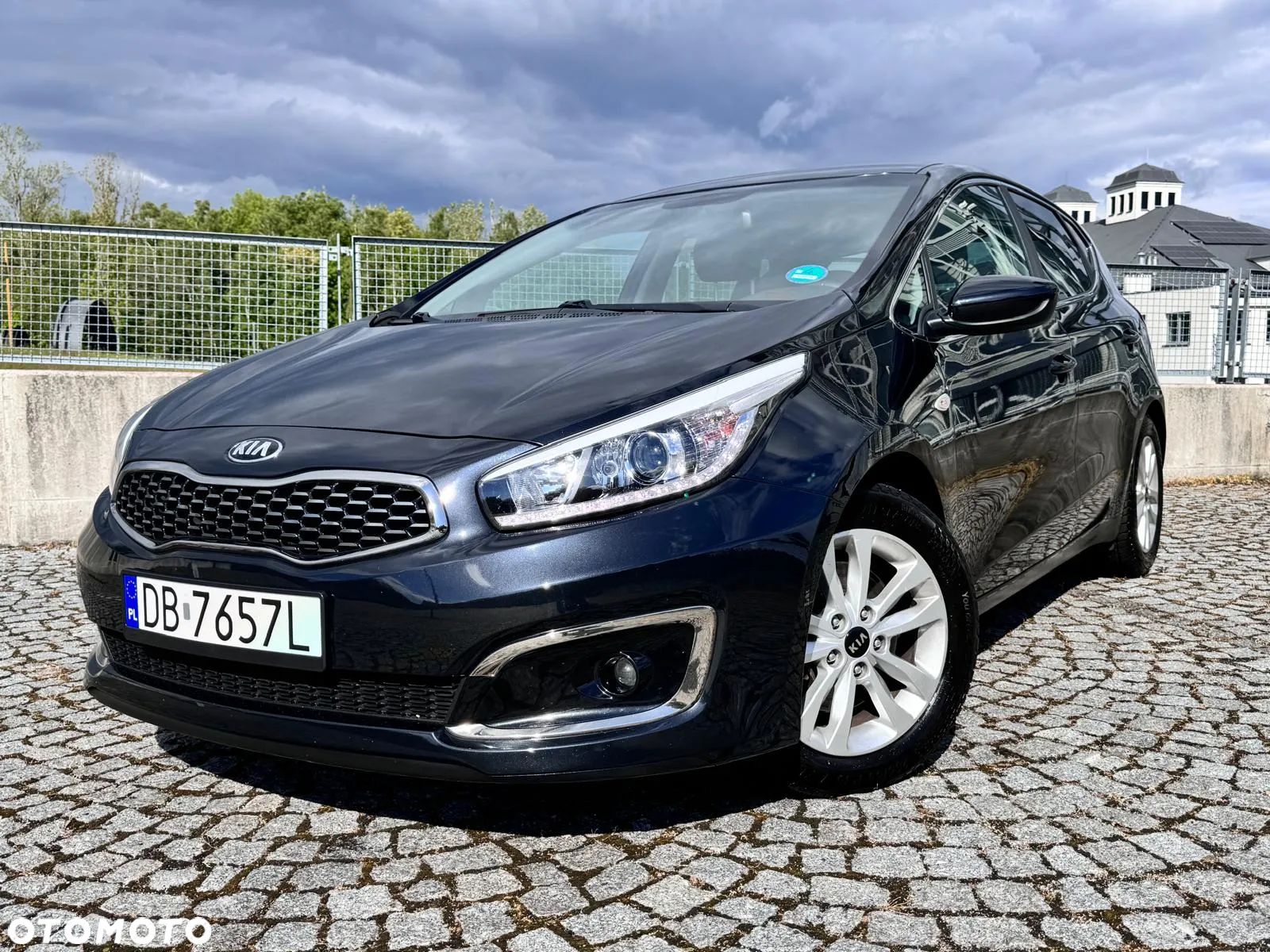 Kia Ceed 1.4 CVVT Dream Team Edition - 1