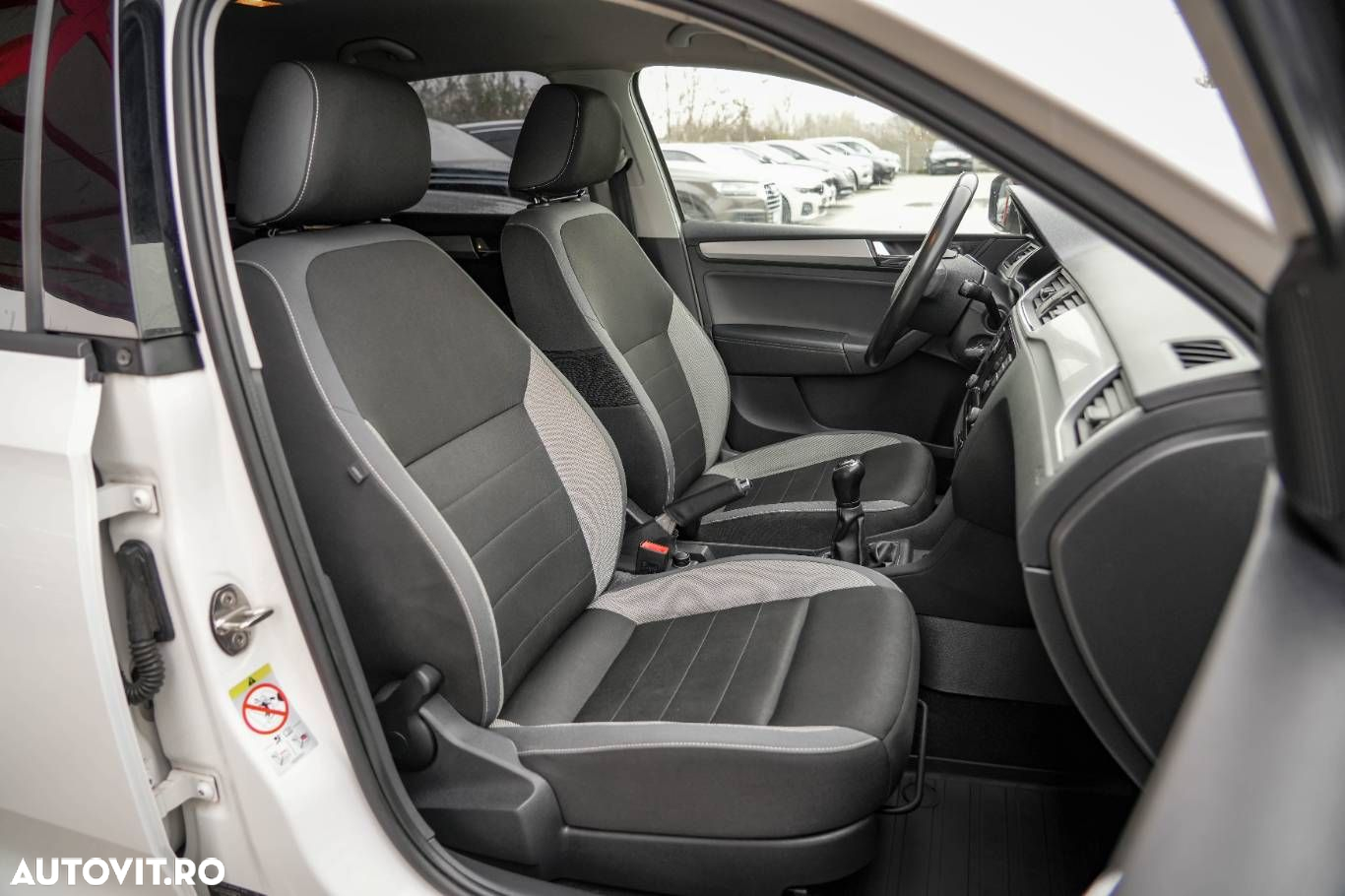 Skoda RAPID - 12