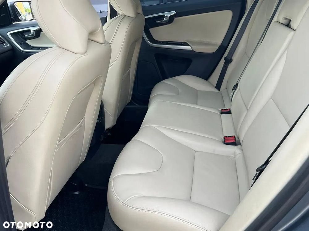 Volvo XC 60 2.4D AWD Summum - 2