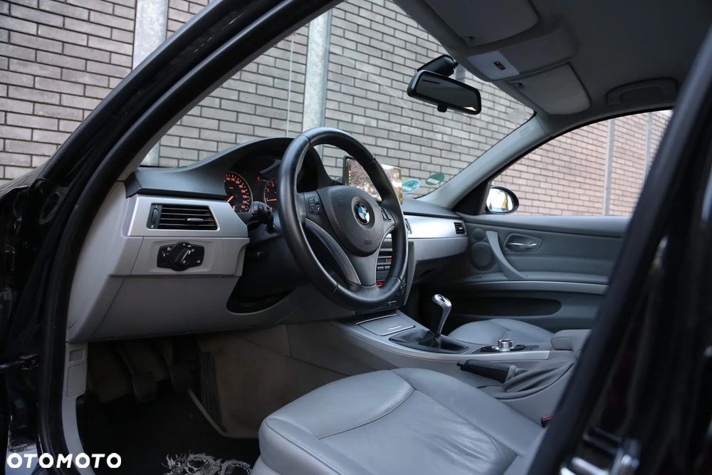 BMW Seria 3 - 28